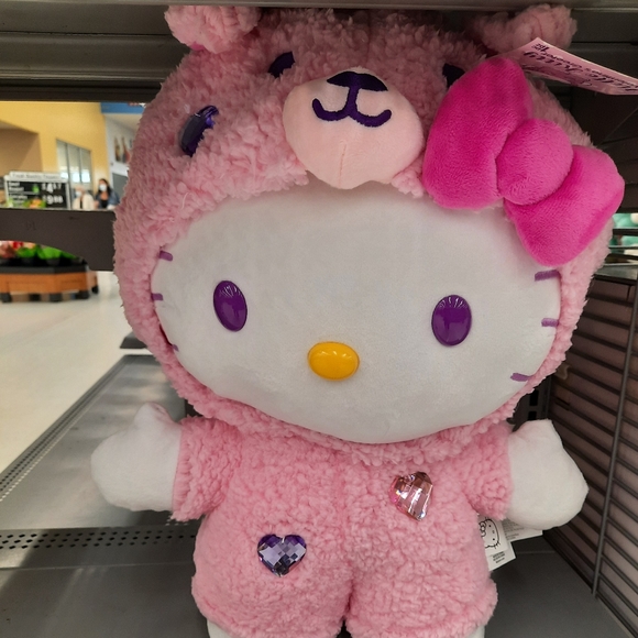 Meet your Posher, Raquel💖 - Picture 4 of 4